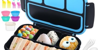 QQKO Bento Box for Kids Adults, School Toddler Lunch Box for Boys Girls, Lunch Box Containers with 4 Compartments, Sauce Container, Utensils, Food Picks and Muffin Cups for School, Black Blue
